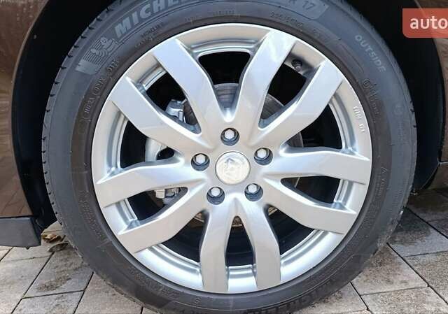 Коричневый Рено Меган, объемом двигателя 1.6 л и пробегом 229 тыс. км за 8700 $, фото 20 на Automoto.ua