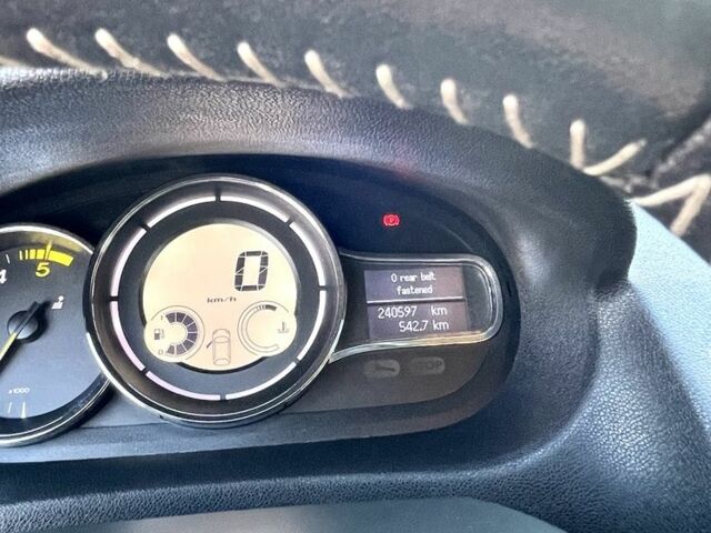 Коричневый Рено Меган, объемом двигателя 1.5 л и пробегом 244 тыс. км за 8600 $, фото 18 на Automoto.ua