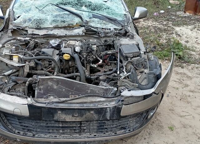 Коричневый Рено Меган, объемом двигателя 0 л и пробегом 280 тыс. км за 3500 $, фото 9 на Automoto.ua