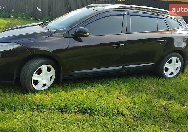 Коричневый Рено Меган, объемом двигателя 1.46 л и пробегом 355 тыс. км за 7600 $, фото 5 на Automoto.ua