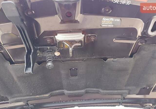 Коричневый Рено Меган, объемом двигателя 1.6 л и пробегом 229 тыс. км за 8700 $, фото 82 на Automoto.ua