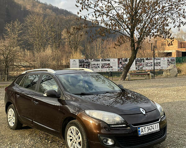 Коричневый Рено Меган, объемом двигателя 1.2 л и пробегом 187 тыс. км за 7800 $, фото 1 на Automoto.ua