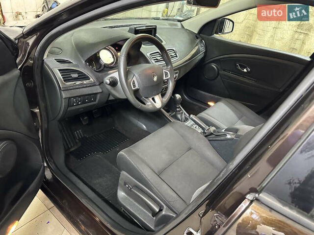 Коричневый Рено Меган, объемом двигателя 1.46 л и пробегом 248 тыс. км за 7250 $, фото 17 на Automoto.ua