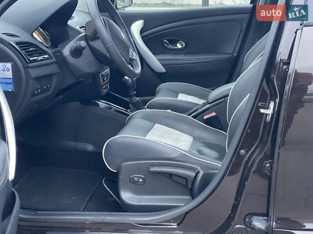 Коричневий Рено Меган, об'ємом двигуна 1.5 л та пробігом 197 тис. км за 8900 $, фото 30 на Automoto.ua