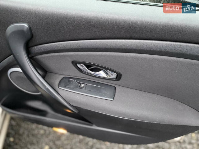 Коричневий Рено Меган, об'ємом двигуна 1.46 л та пробігом 314 тис. км за 8300 $, фото 68 на Automoto.ua