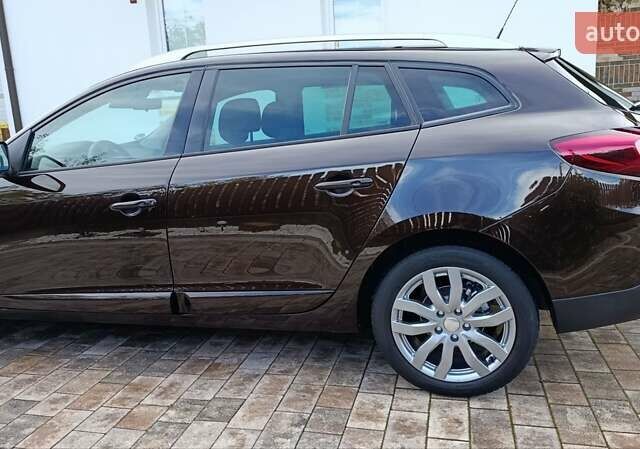 Коричневый Рено Меган, объемом двигателя 1.6 л и пробегом 229 тыс. км за 8700 $, фото 7 на Automoto.ua