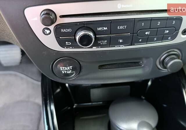 Коричневый Рено Меган, объемом двигателя 1.6 л и пробегом 229 тыс. км за 8700 $, фото 54 на Automoto.ua