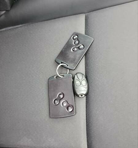 Коричневый Рено Меган, объемом двигателя 1.6 л и пробегом 274 тыс. км за 8700 $, фото 65 на Automoto.ua