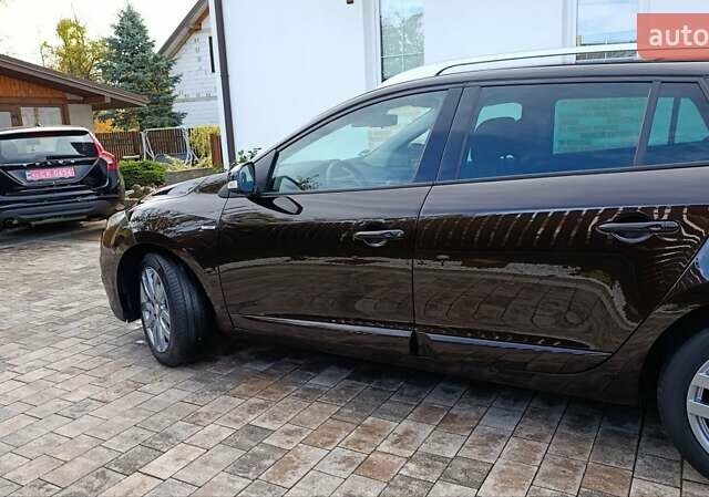Коричневый Рено Меган, объемом двигателя 1.6 л и пробегом 229 тыс. км за 8700 $, фото 2 на Automoto.ua