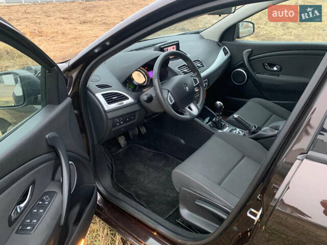 Коричневий Рено Меган, об'ємом двигуна 1.5 л та пробігом 239 тис. км за 8250 $, фото 10 на Automoto.ua