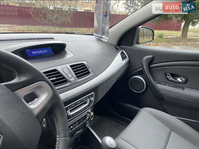 Коричневый Рено Меган, объемом двигателя 1.5 л и пробегом 225 тыс. км за 7200 $, фото 8 на Automoto.ua