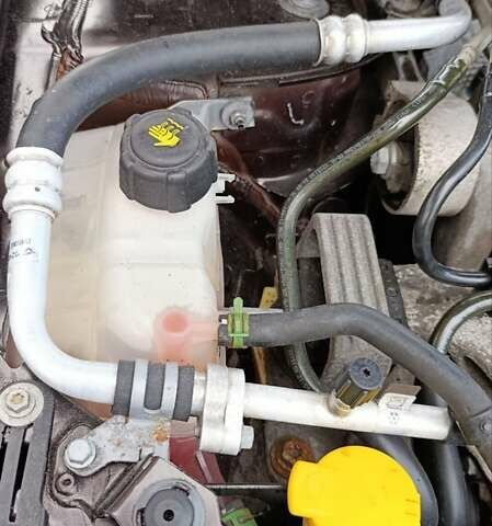 Коричневый Рено Меган, объемом двигателя 1.6 л и пробегом 229 тыс. км за 8700 $, фото 84 на Automoto.ua