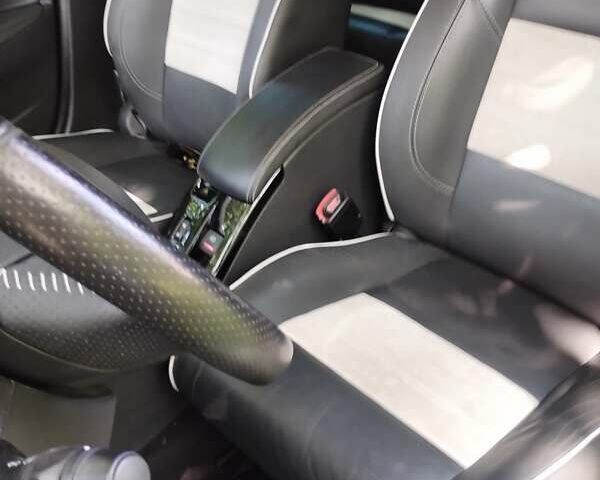 Коричневый Рено Меган, объемом двигателя 1.5 л и пробегом 239 тыс. км за 9000 $, фото 24 на Automoto.ua