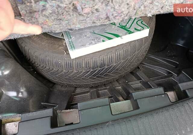 Коричневый Рено Меган, объемом двигателя 1.6 л и пробегом 229 тыс. км за 8700 $, фото 80 на Automoto.ua