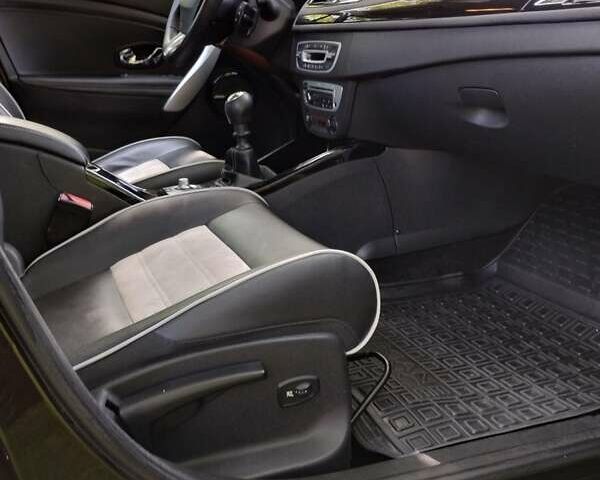 Коричневый Рено Меган, объемом двигателя 1.5 л и пробегом 239 тыс. км за 9000 $, фото 39 на Automoto.ua