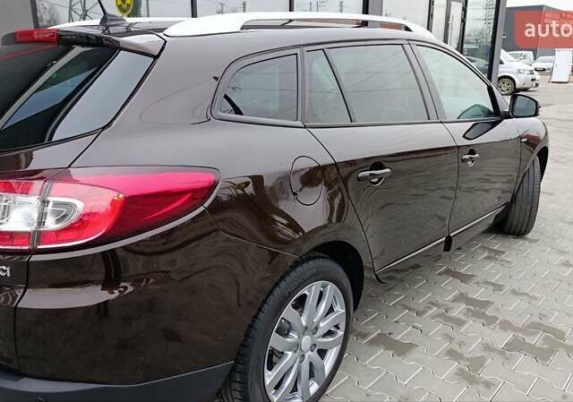 Коричневый Рено Меган, объемом двигателя 1.6 л и пробегом 274 тыс. км за 8700 $, фото 32 на Automoto.ua