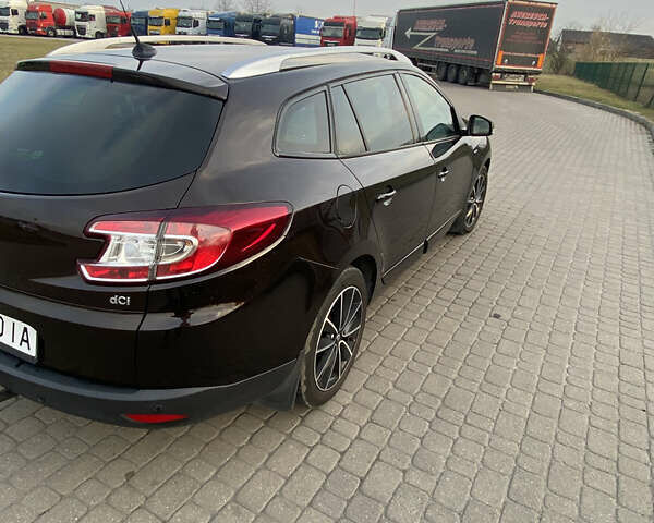 Коричневый Рено Меган, объемом двигателя 1.5 л и пробегом 261 тыс. км за 8700 $, фото 6 на Automoto.ua