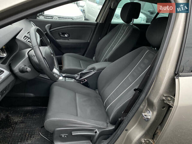 Коричневий Рено Меган, об'ємом двигуна 1.46 л та пробігом 314 тис. км за 8300 $, фото 51 на Automoto.ua