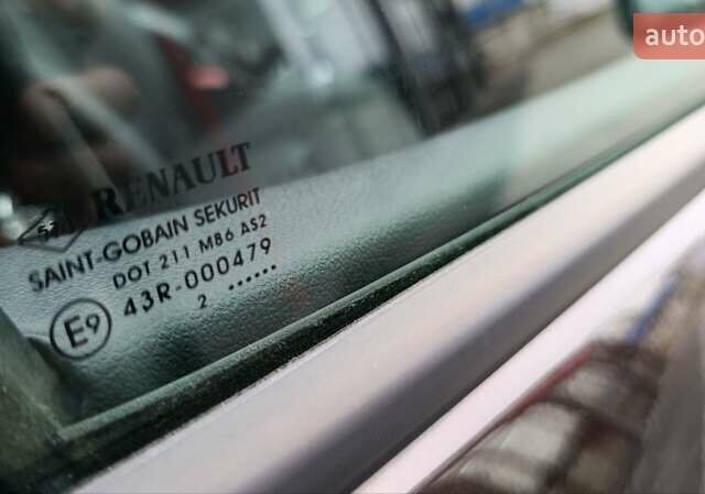 Коричневый Рено Меган, объемом двигателя 1.6 л и пробегом 274 тыс. км за 8700 $, фото 68 на Automoto.ua