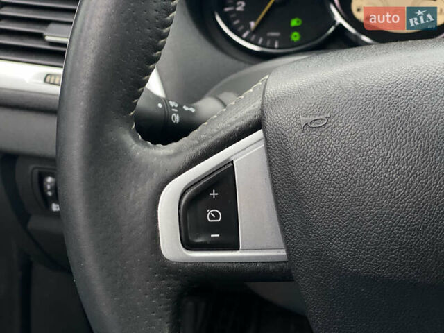 Коричневий Рено Меган, об'ємом двигуна 1.46 л та пробігом 314 тис. км за 8300 $, фото 40 на Automoto.ua