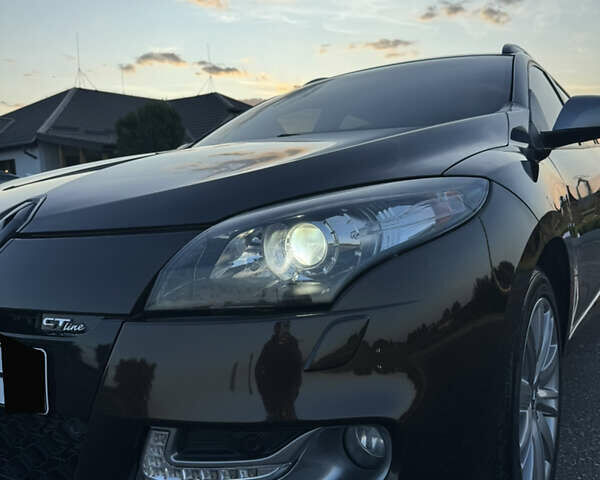 Коричневый Рено Меган, объемом двигателя 1.46 л и пробегом 260 тыс. км за 9300 $, фото 8 на Automoto.ua