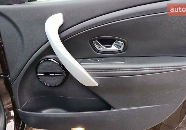 Коричневый Рено Меган, объемом двигателя 1.6 л и пробегом 229 тыс. км за 8700 $, фото 73 на Automoto.ua