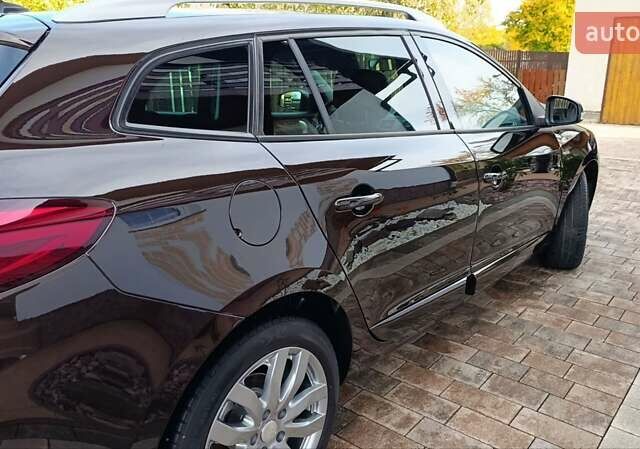 Коричневый Рено Меган, объемом двигателя 1.6 л и пробегом 229 тыс. км за 8700 $, фото 42 на Automoto.ua