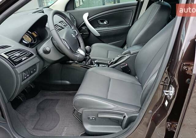 Коричневый Рено Меган, объемом двигателя 1.6 л и пробегом 274 тыс. км за 8700 $, фото 41 на Automoto.ua