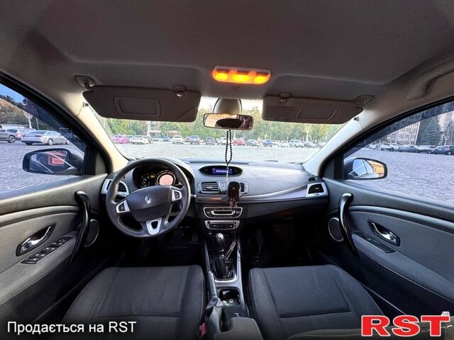 Коричневый Рено Меган, объемом двигателя 1.5 л и пробегом 229 тыс. км за 7500 $, фото 2 на Automoto.ua