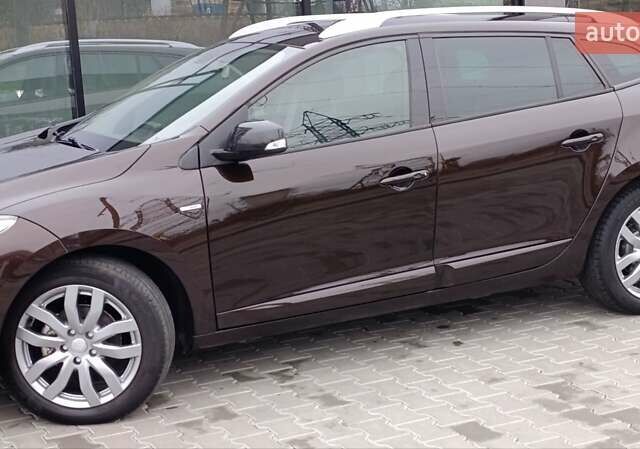 Коричневый Рено Меган, объемом двигателя 1.6 л и пробегом 274 тыс. км за 8700 $, фото 3 на Automoto.ua