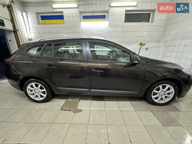 Коричневый Рено Меган, объемом двигателя 1.46 л и пробегом 248 тыс. км за 7250 $, фото 11 на Automoto.ua