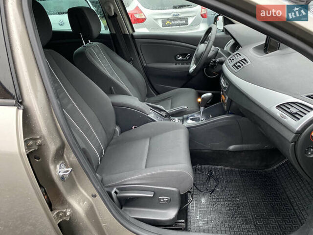 Коричневий Рено Меган, об'ємом двигуна 1.46 л та пробігом 314 тис. км за 8300 $, фото 62 на Automoto.ua