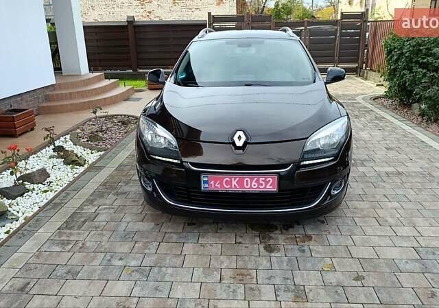 Коричневый Рено Меган, объемом двигателя 1.6 л и пробегом 229 тыс. км за 8700 $, фото 95 на Automoto.ua