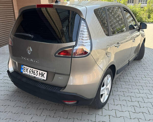 Коричневый Рено Меган, объемом двигателя 1.46 л и пробегом 248 тыс. км за 7650 $, фото 15 на Automoto.ua