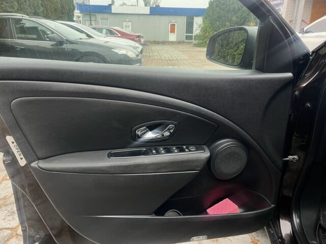 Коричневый Рено Меган, объемом двигателя 1.5 л и пробегом 380 тыс. км за 6700 $, фото 10 на Automoto.ua