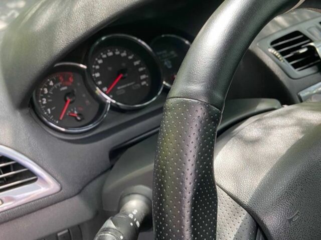 Рено Меган 2012 в Черновцах на Automoto.ua Коричневый Рено Меган, объемом двигателя 1.5 л и пробегом 331 тыс. км за 8800 $, фото 4 на Automoto.ua