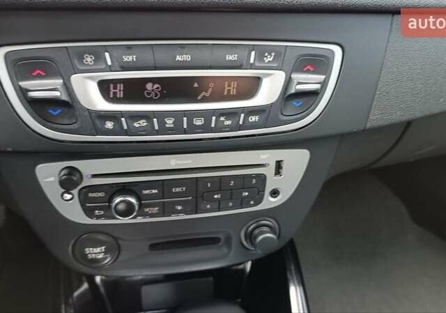 Коричневый Рено Меган, объемом двигателя 1.6 л и пробегом 274 тыс. км за 8700 $, фото 53 на Automoto.ua