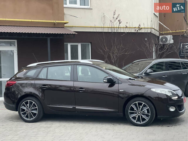 Коричневый Рено Меган, объемом двигателя 1.5 л и пробегом 197 тыс. км за 9200 $, фото 6 на Automoto.ua