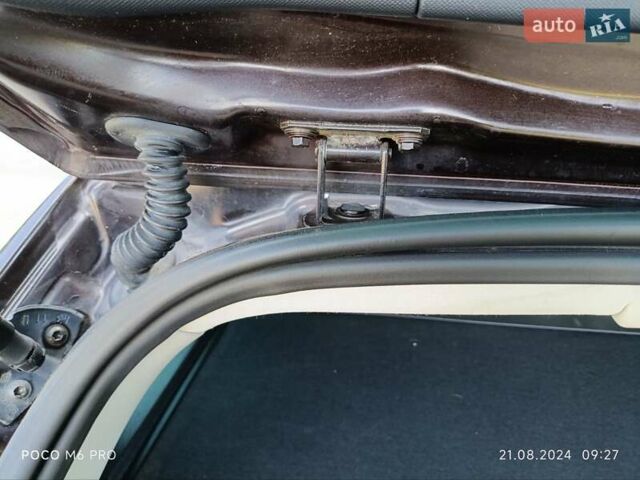 Коричневый Рено Меган, объемом двигателя 2 л и пробегом 288 тыс. км за 8999 $, фото 17 на Automoto.ua