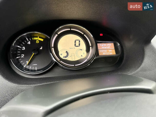Коричневый Рено Меган, объемом двигателя 1.5 л и пробегом 233 тыс. км за 7800 $, фото 17 на Automoto.ua