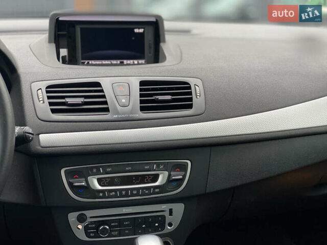 Коричневий Рено Меган, об'ємом двигуна 1.46 л та пробігом 314 тис. км за 8300 $, фото 44 на Automoto.ua