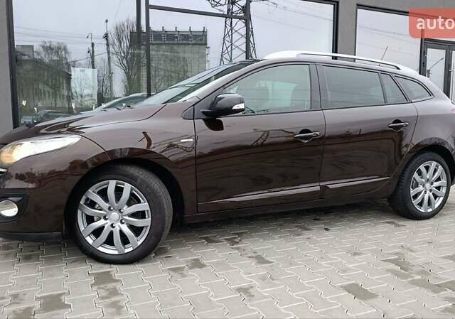 Коричневый Рено Меган, объемом двигателя 1.6 л и пробегом 274 тыс. км за 8700 $, фото 2 на Automoto.ua