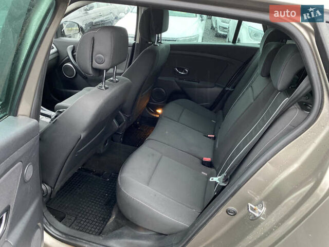 Коричневий Рено Меган, об'ємом двигуна 1.46 л та пробігом 314 тис. км за 8300 $, фото 57 на Automoto.ua
