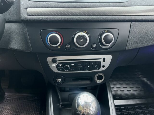 Коричневый Рено Меган, объемом двигателя 1.5 л и пробегом 380 тыс. км за 6700 $, фото 16 на Automoto.ua