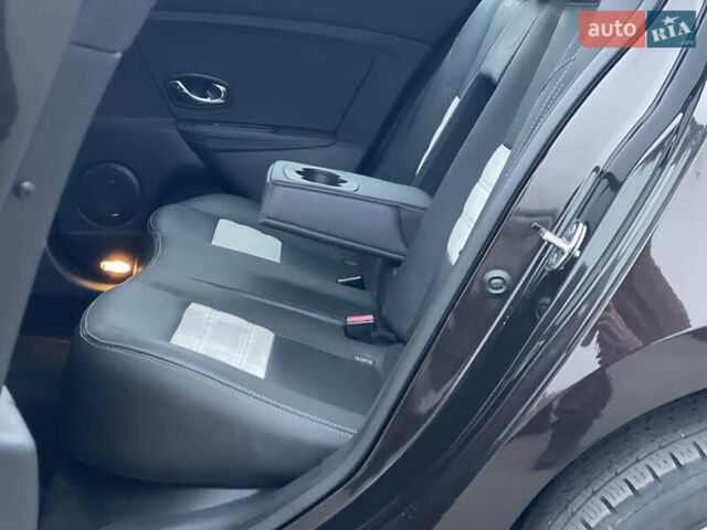 Коричневий Рено Меган, об'ємом двигуна 1.5 л та пробігом 197 тис. км за 8950 $, фото 48 на Automoto.ua