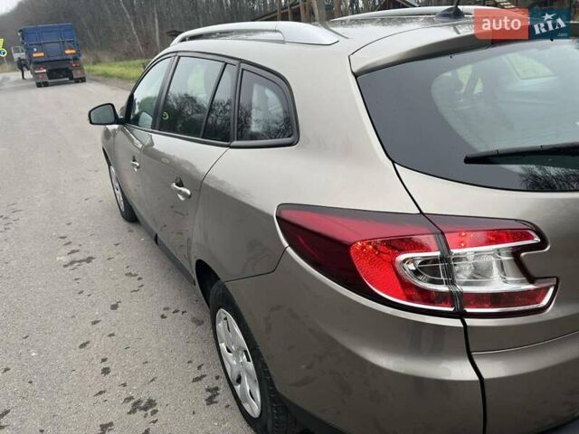 Коричневый Рено Меган, объемом двигателя 1.46 л и пробегом 262 тыс. км за 7850 $, фото 3 на Automoto.ua