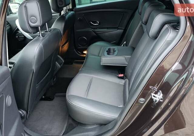 Коричневый Рено Меган, объемом двигателя 1.6 л и пробегом 274 тыс. км за 8700 $, фото 58 на Automoto.ua