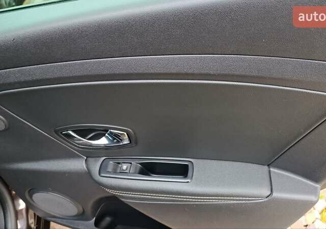 Коричневый Рено Меган, объемом двигателя 1.6 л и пробегом 229 тыс. км за 8700 $, фото 76 на Automoto.ua