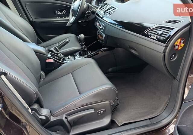 Коричневый Рено Меган, объемом двигателя 1.6 л и пробегом 229 тыс. км за 8700 $, фото 58 на Automoto.ua