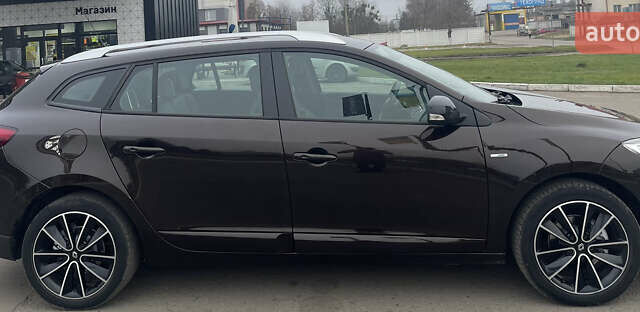 Коричневый Рено Меган, объемом двигателя 1.5 л и пробегом 197 тыс. км за 8950 $, фото 6 на Automoto.ua